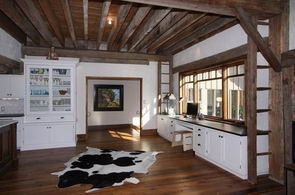 Workstation alongside Kitchen - Country homes for sale and luxury real estate including horse farms and property in the Caledon and King City areas near Toronto